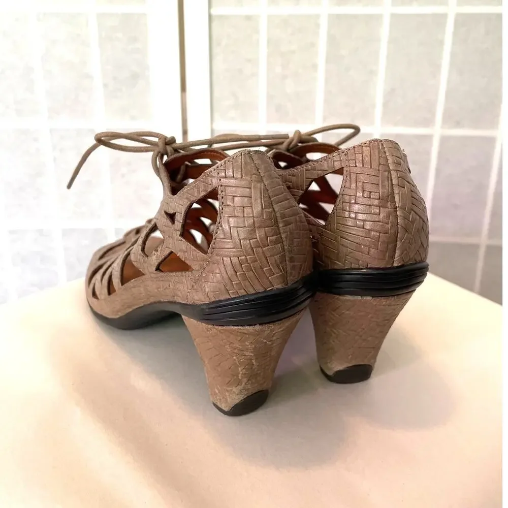 Gentle Souls Okey Dokey Neutral Leather Cage Sandals 7 Lace Up Lattice Cut Out
